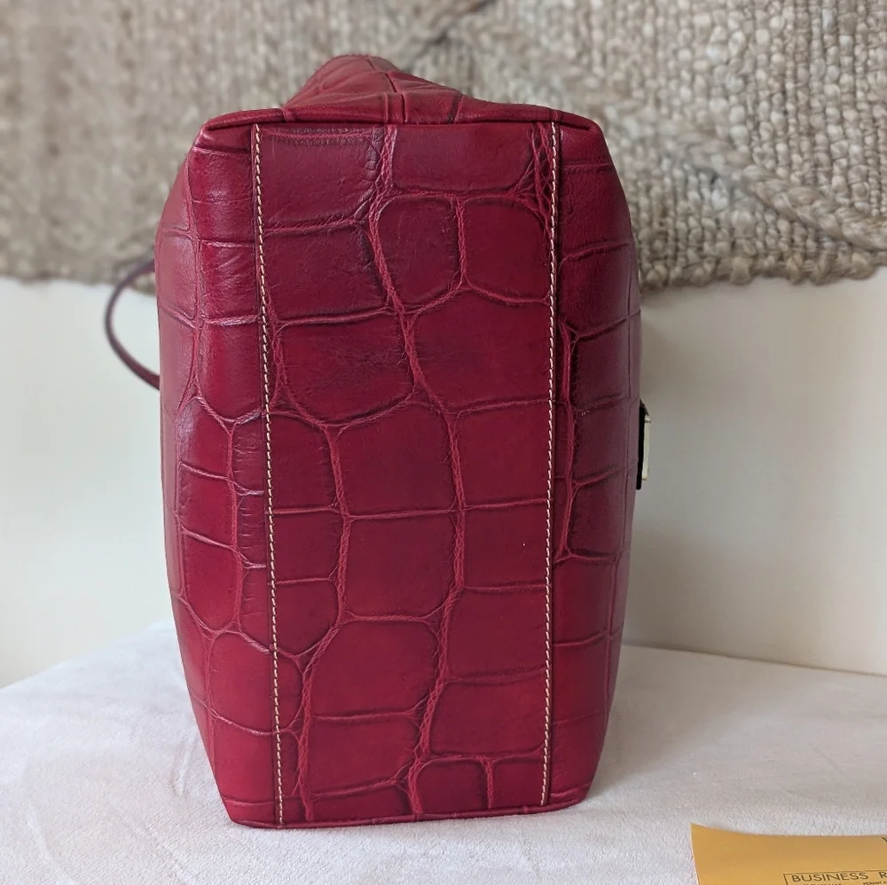 *SOLD* NWT Dooney & Bourke Women's Red Embossed Leather Medium East West Tote - Picture 5 of 17